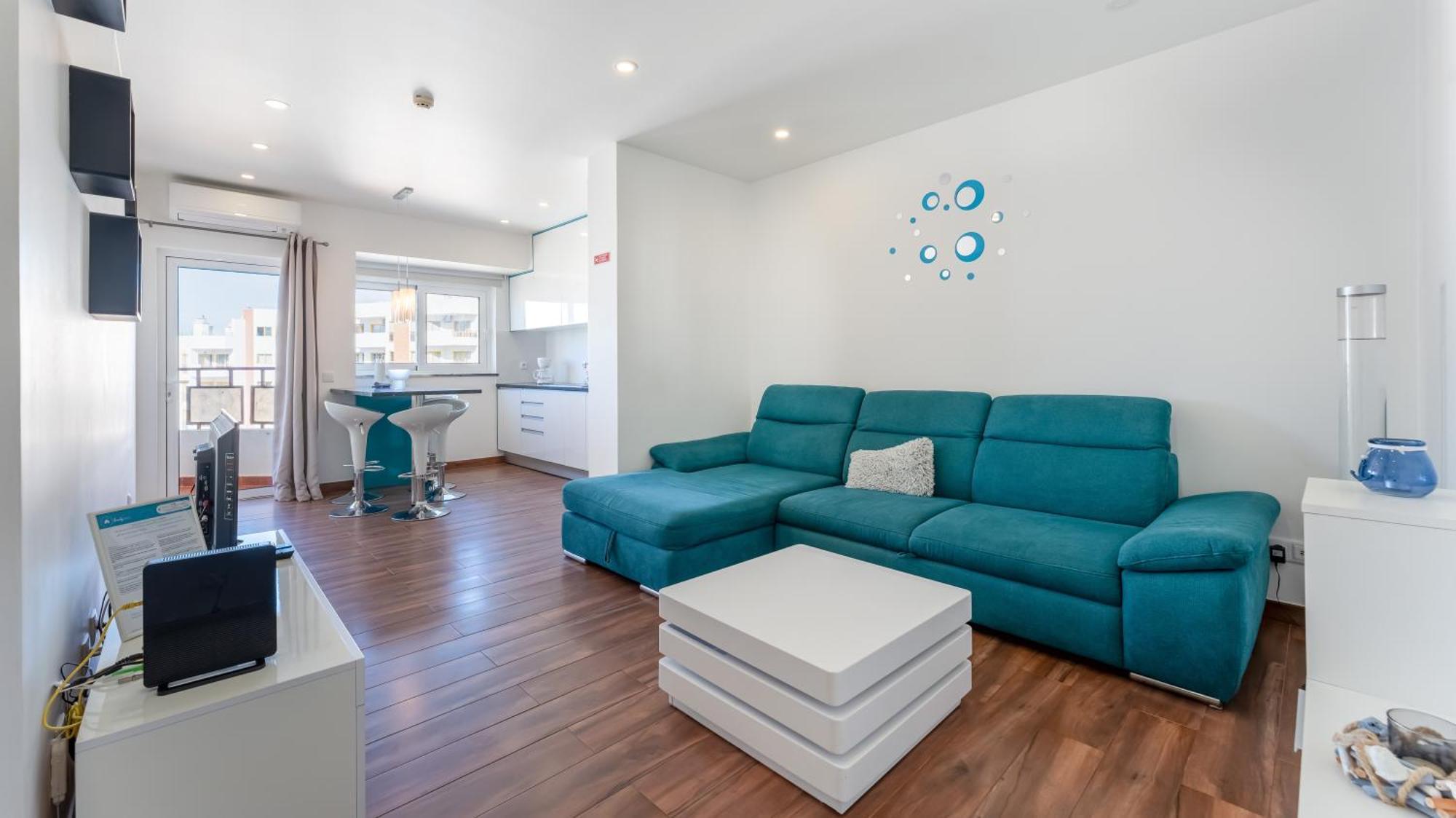Serene Blue 1 Bdr Flat With Balcony By Lovelystay ポルティマン エクステリア 写真