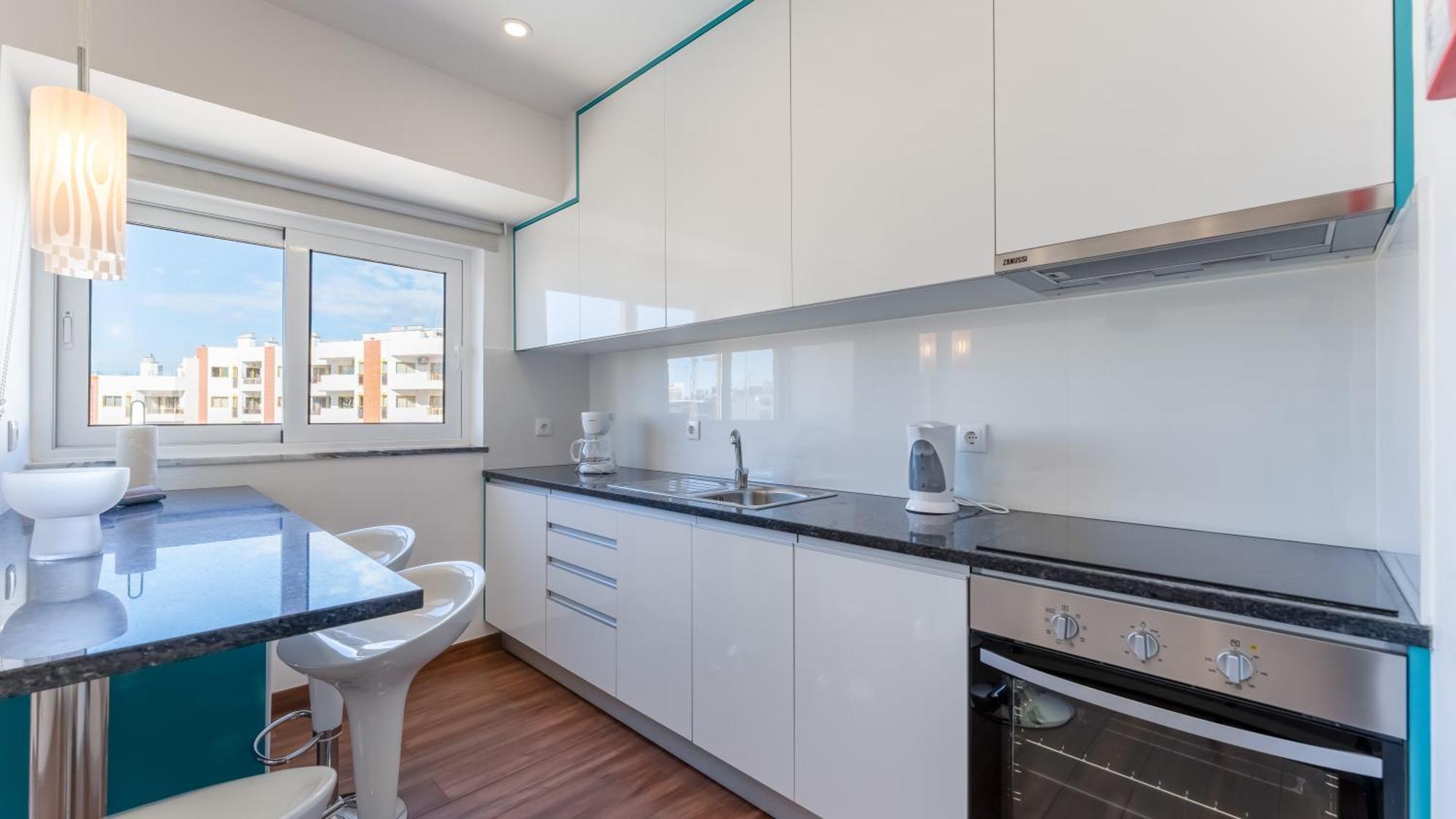 Serene Blue 1 Bdr Flat With Balcony By Lovelystay ポルティマン エクステリア 写真