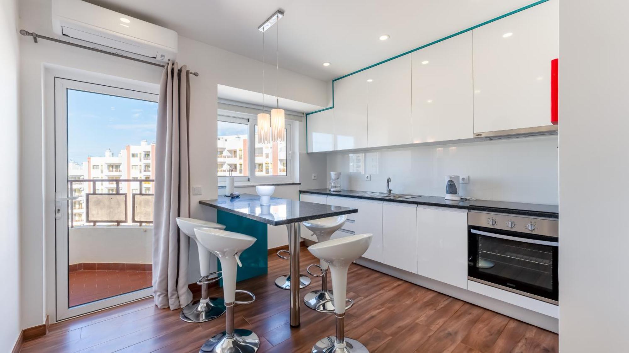Serene Blue 1 Bdr Flat With Balcony By Lovelystay ポルティマン エクステリア 写真